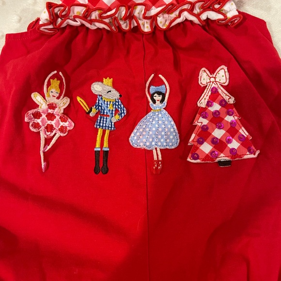 A beautiful christmas jumper. The size is 9 months but I found it to run large. - Picture 10 of 11